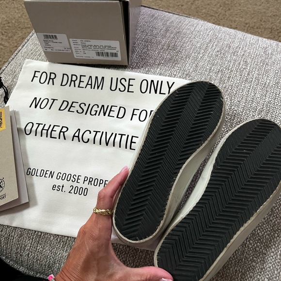 Golden goose women size 34 no added marks or stains! Perfect condition! - Picture 11 of 14